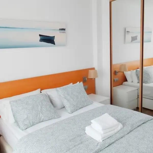 Apartamento Aeropuerto Suite 2 2 3 E, hotel in Madrid