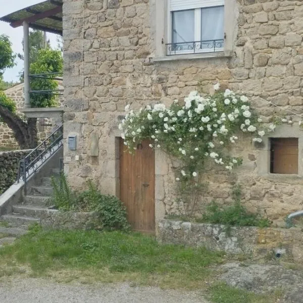 Le Fenil, hotel em Lablachère