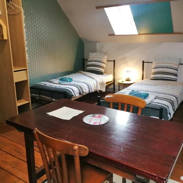 SUITE DE LA FONTAINE Café de la mairie, hotel in Gommenecʼh