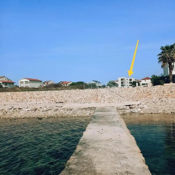 Seaside Serenity "Sea" with pool, 150m from sea, hotel in Sukošan