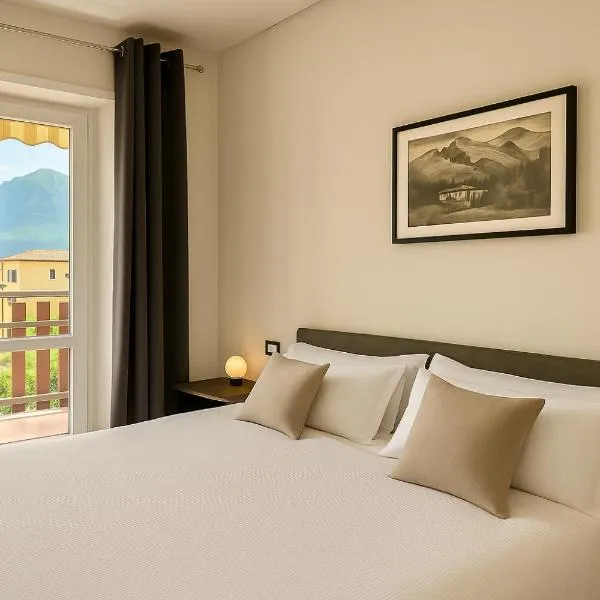 Lake Como Lario Apartment, hotel v destinácii Oliveto Lario