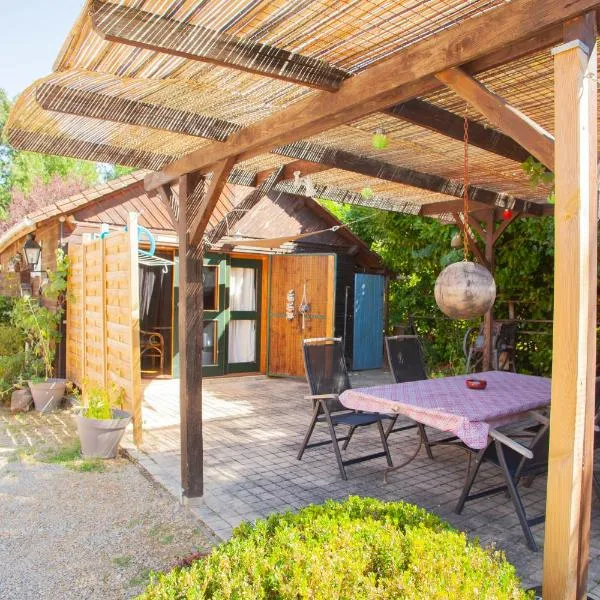 Le bon chemin Ateliers, hotel em Sainte-Nathalène