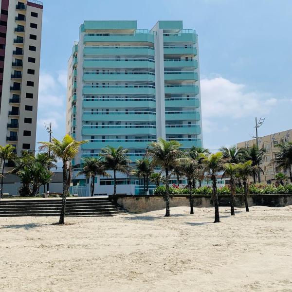 Apartamento frente mar com 3 suítes e 2 vagas de garagem