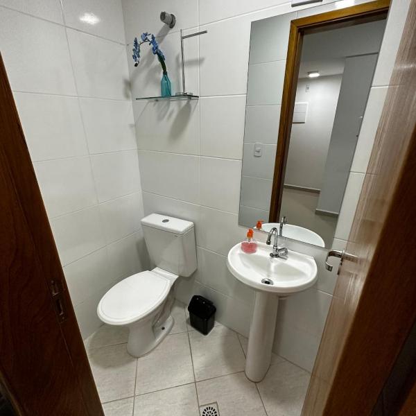 Apartamento frente mar com 3 suítes e 2 vagas de garagem - Foto 3