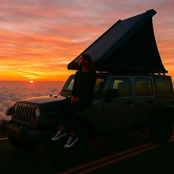 Embark on a journey through Maui with Aloha Glamp's jeep and rooftop tent allows you to discover diverse campgrounds, unveiling the island's beauty from unique perspectives each day, hotel v destinaci Paia