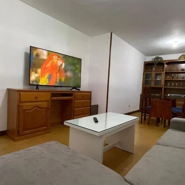 Piso Vacacional Familiar en Verín, hotel in Verín