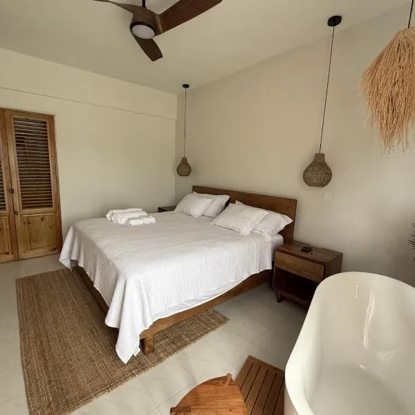 Couples Suites at Ocean Park Beach Club, hotel in San Juan