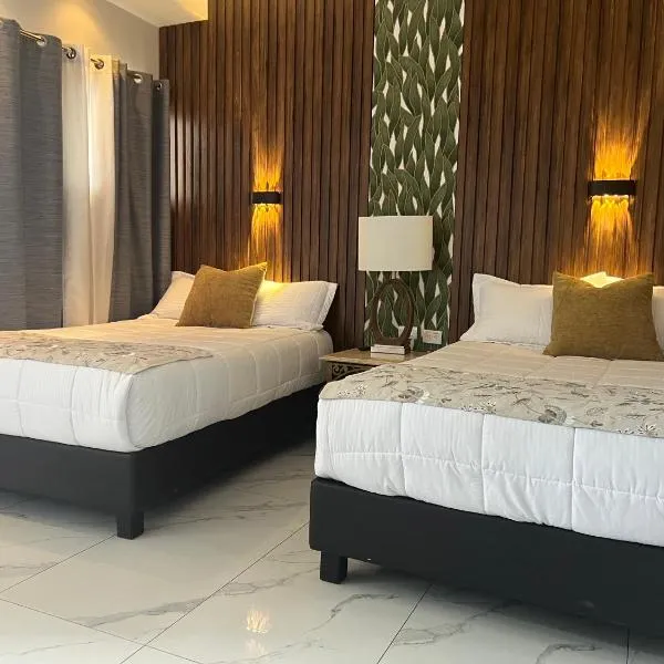 DEPARTAMENTO CON TERRAZA Y VISTA para 6 personas, hotel in Chihuahua