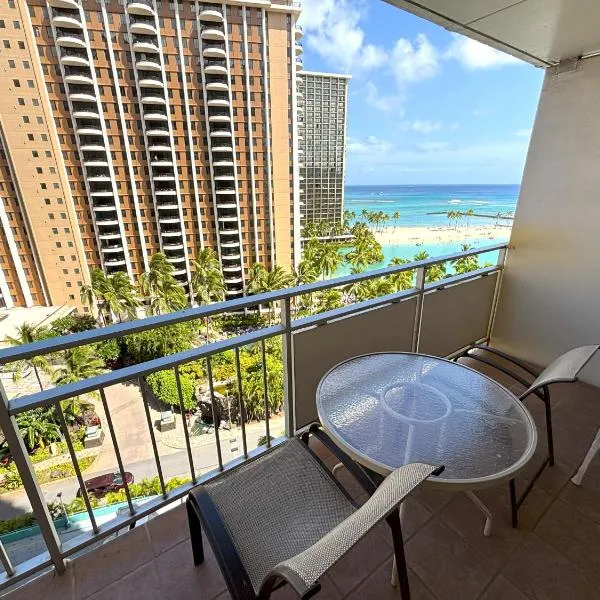 Ilikai Apt 1042 - Spacious Studio with Ocean-Lagoon Views, hotel v Honolulu