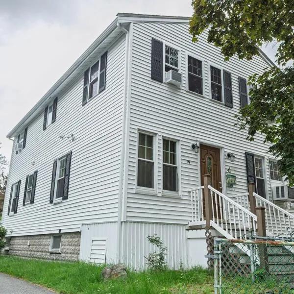 Extremely Spacious Home 10 Mins to The Encore, hotel in Medford