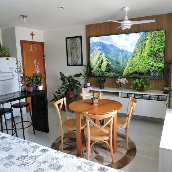 Local relaxante e bem localizado com TV Gigante