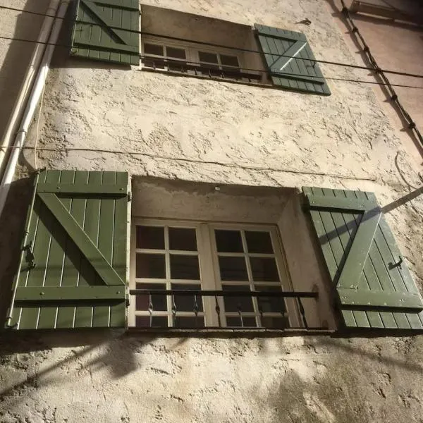 Maison de village atypique, hotel v destinaci Cuers