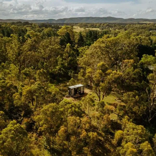 The Clearing by Tiny Away, hotel in Bungonia