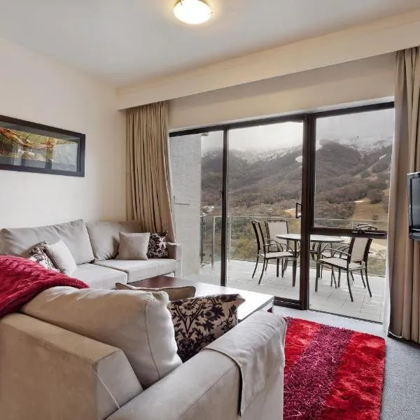 Lantern 22 - Balcony, hotel in Thredbo