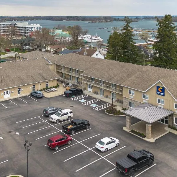 Comfort Inn & Suites Thousand Islands Harbour District, ξενοδοχείο σε Gananoque