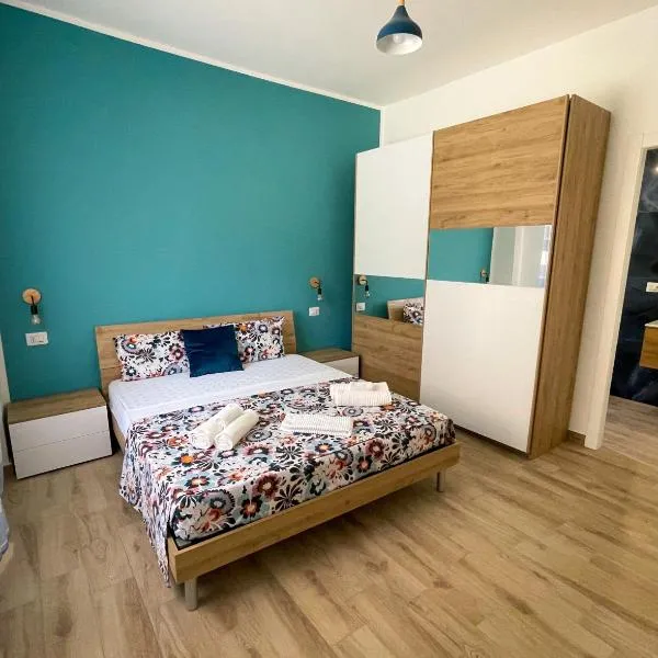 LA RIVA DEL '44 Apartments - Elegant, spacious, and bright holiday homes just a few steps from Nettuno's finest beach, hotel v destinaci Nettuno