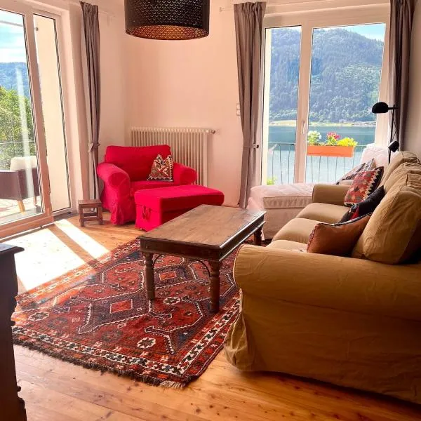 Seeblick mit Charme in der Villa Hirschfisch, hotel v destinaci Sattendorf