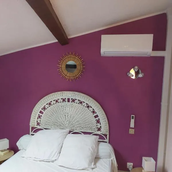Duplex climatisé avec fibre 4 personnes, hotel in Agde