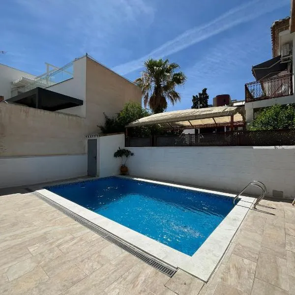 그라나다에 위치한 호텔 Alquibla relax y armonía con piscina junto a restaurantes y supermercados