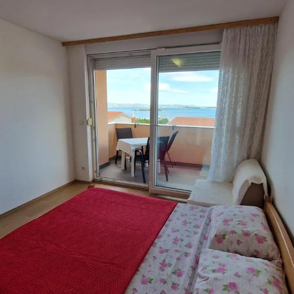 Sea and Sunset View Šarić, hotel v Drage