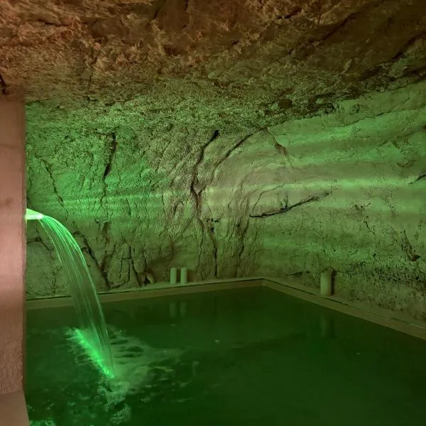 Cave Luxury Suite, hotel in Ostuni