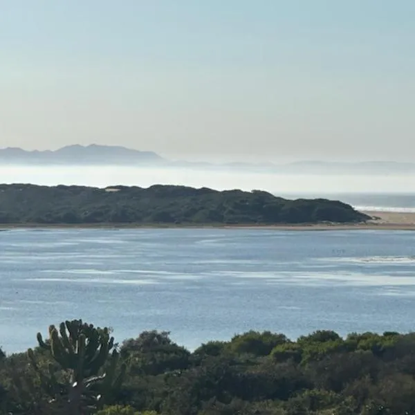 Dio Dell Amore Guest House, hotel v destinaci Jeffreys Bay