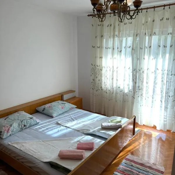 Ivana, hotel in Senj
