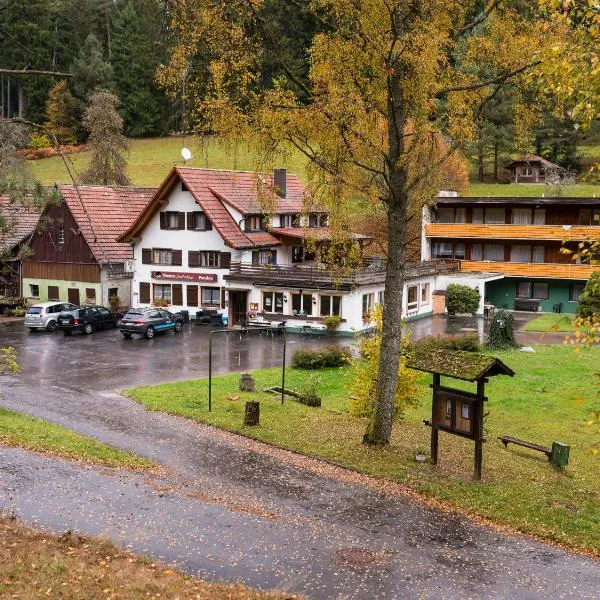 Enri Theater und Pension Bruderhaus, hotel v destinaci Altensteig