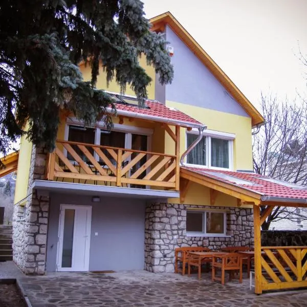 Liliana Apartman és Csónakház, hotel v destinaci Badacsonytomaj