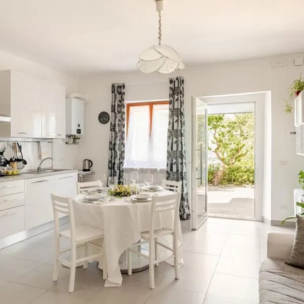 I Due Gelsi Appartamento White, hotel di Monte San Giusto