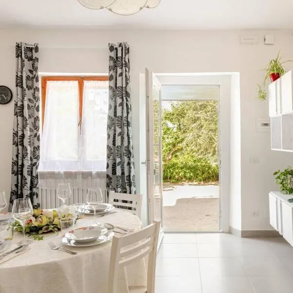 I Due Gelsi Appartamento White, hotel v destinácii Monte San Giusto