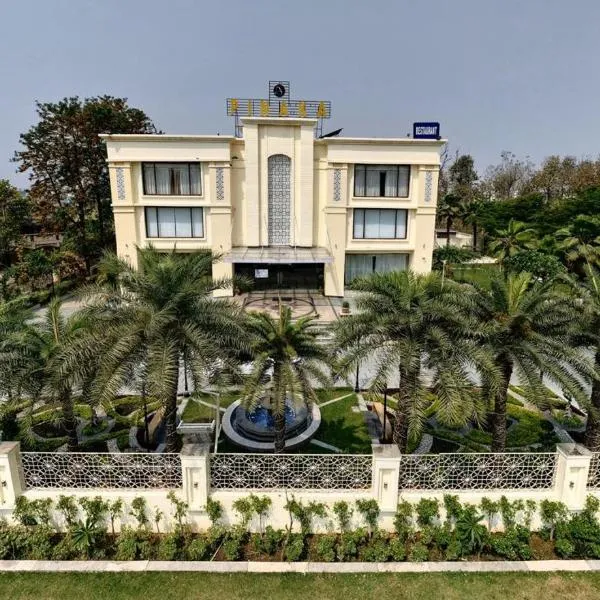 Pinaka Hotels & Resorts, хотел в Харидвар