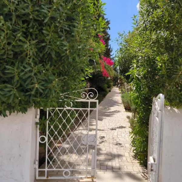 Comfortable Apartment Near Beach & Marina: Yasmine şehrinde bir otel