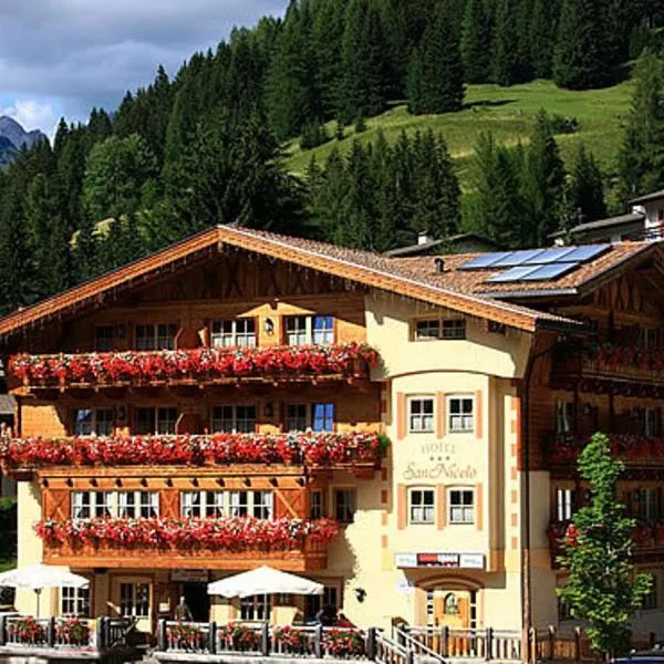 Hotel Garni San Nicolò – hotel w mieście Pozza di Fassa