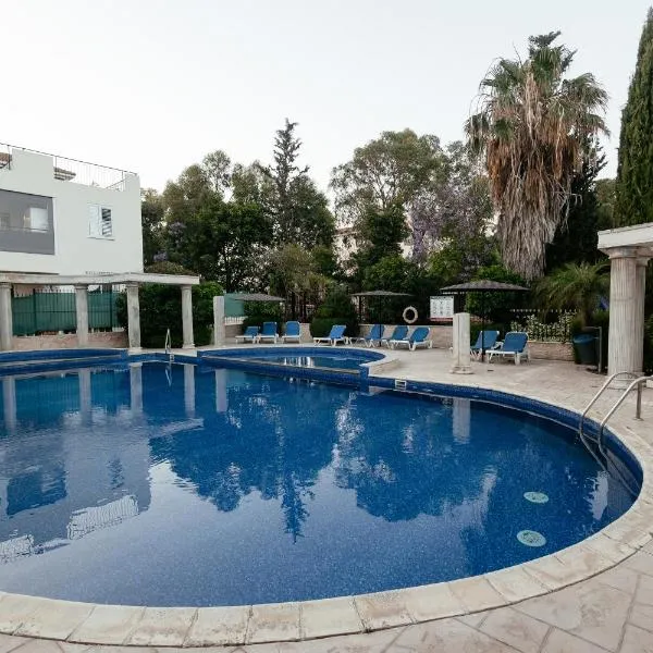 Leah's Deluxe Villa, hotel in Tersephanou