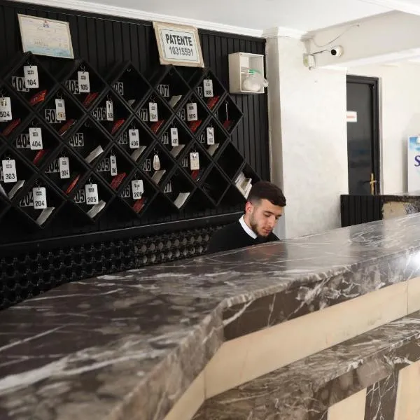 Raiss Hotel, hotel v destinaci Udžda