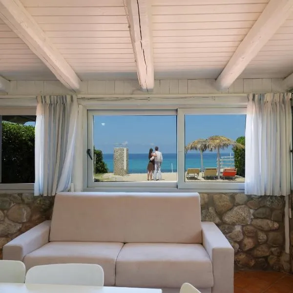 Marinella Beach Apartments - On The Beach - Private Free Parking, hotell i Capo Vaticano
