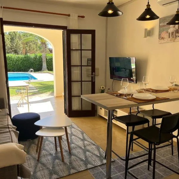 Cozy Apartment in Son Xoriguer October Stays Walk to Beach Special offer last availability, hotel in Son Xoriguer