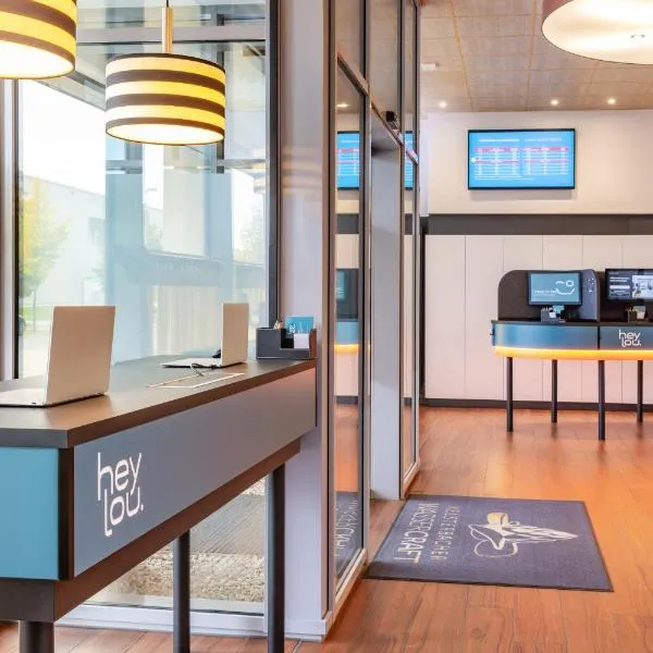 Hey Lou Hotel Frankfurt Airport, hotel v destinaci Kelsterbach