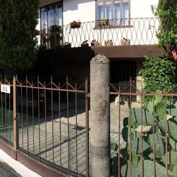 Tencarola B & B, hotel in Tencarola