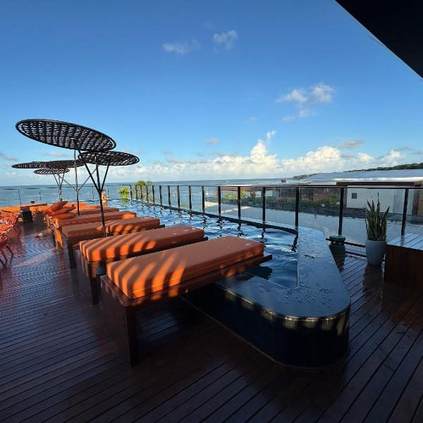 Setai à beira-mar com rooftop incrível
