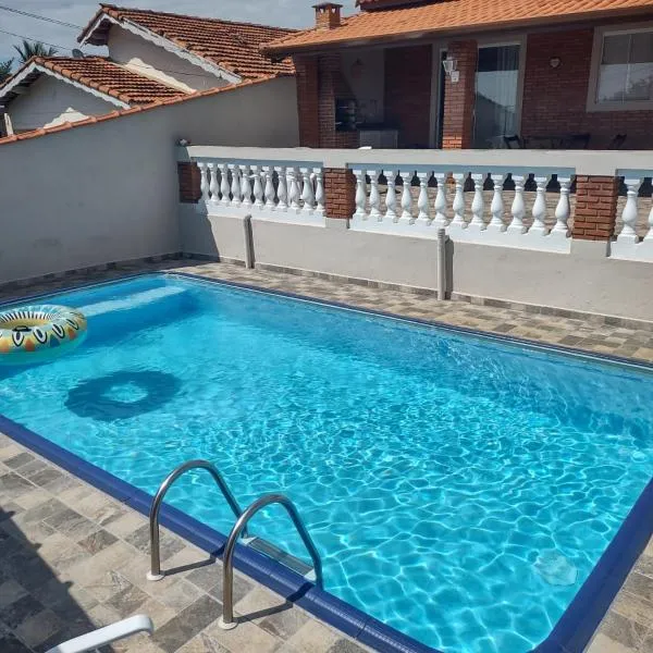 Casa Holiday No pé da serra do Itaqueri com piscina, hotel in São Pedro