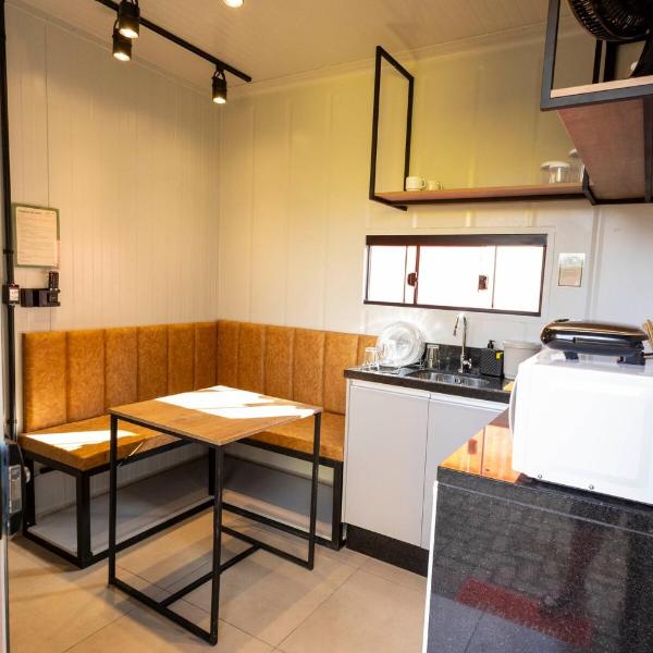 Studio 10 moderno com Aquecimento e Wi-Fi perto da Pedreira Opera de Arame 1º andar