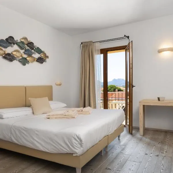 The Square Rooms and Suites, hotel v destinaci Cannigione