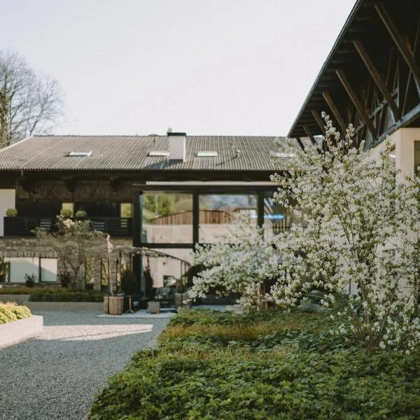Hotel KÜGLERHOF, hotel in Tirolo