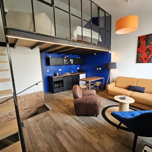 Le Loft de Genas - la Bastide, le Chalet, le Loft, le Mas, la Paillote, hotel v destinaci Genas