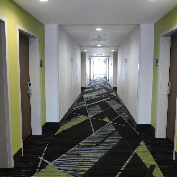 Holiday Inn Express & Suites Moore by IHG, hotel v destinaci Moore