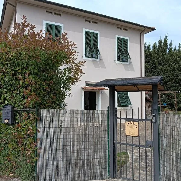 L'Acero Rosso, hotel v destinaci Lucca
