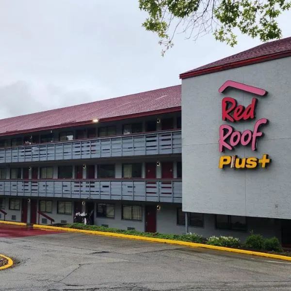 Red Roof Inn PLUS+ Pittsburgh East - Monroeville, hotel v destinaci Monroeville