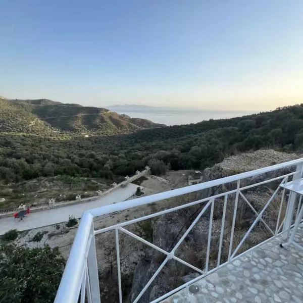 VILLA NEFELI, hotel in Piqeras